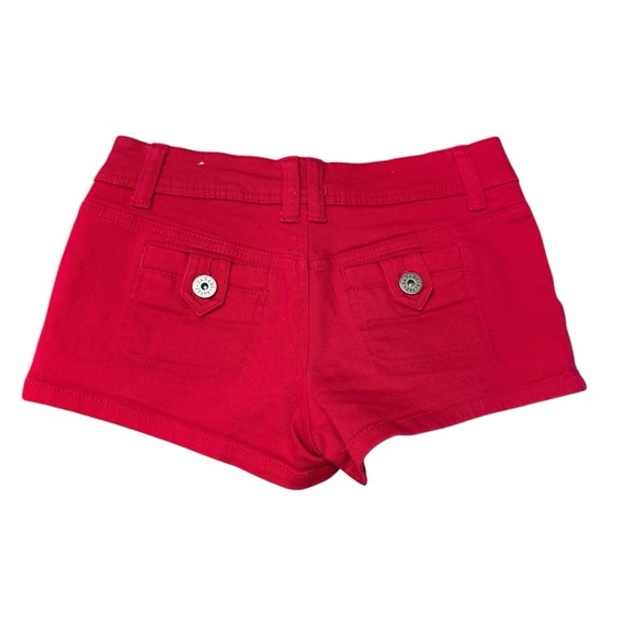 ZANADI.  Red Jean Shorts with Belt Loops and Fitted Design - Picture 2 of 6